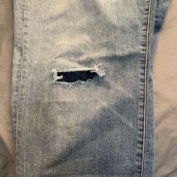 Old navy boyfriend jeans - Picture 5 of 8